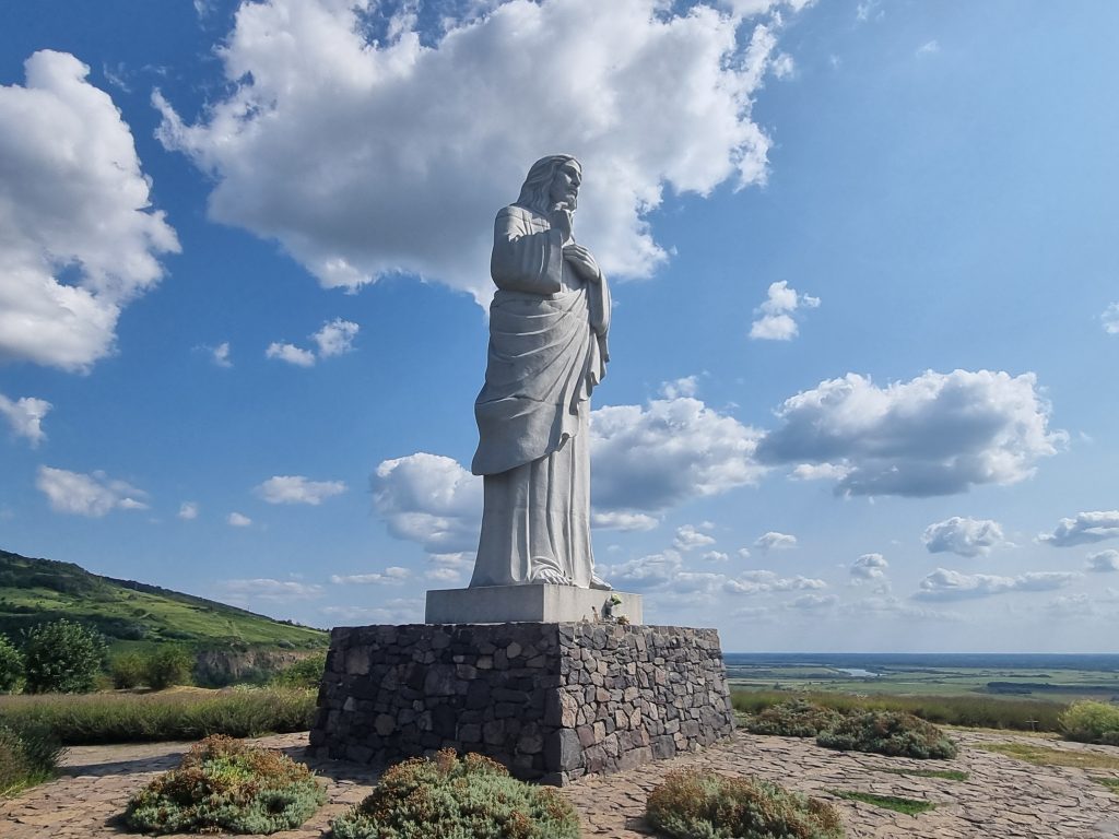 Áldó Krisztus, Tarcal