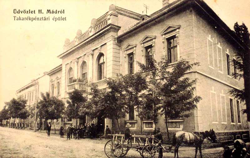 A Mádi Kúria épülete régi képeslapon